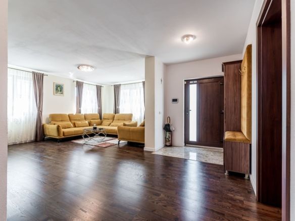 Rezervat Casa la cheie de vanzare in cartierul Europa, Vladimirescu - foto 3