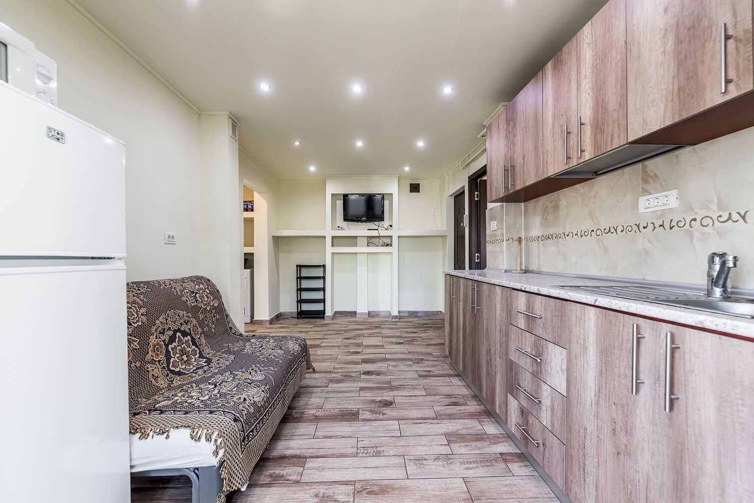 REZERVAT! Ap 2 camere, renovat, 2 balcoane. Cartier Alfa Arad
