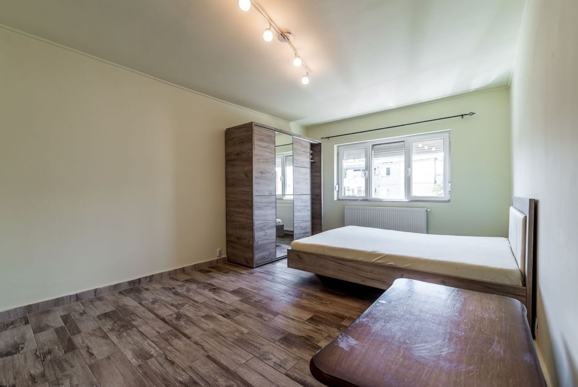 REZERVAT! Ap 2 camere, renovat, 2 balcoane. Cartier Alfa Arad