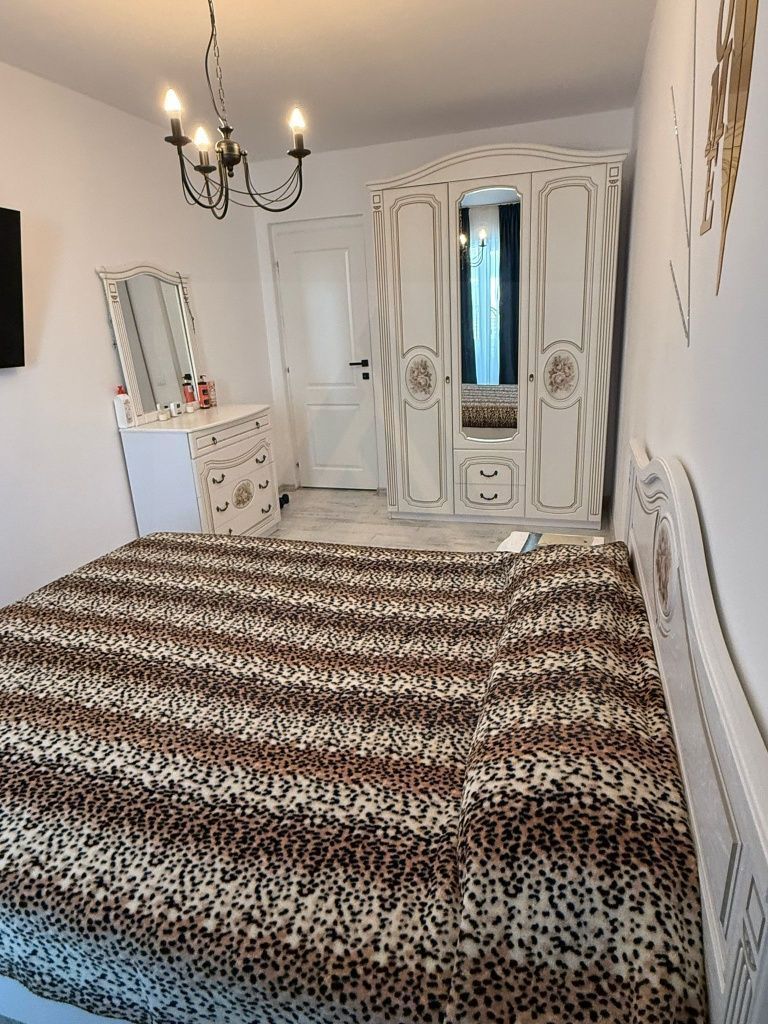Apartament 3 camere 2 băi 64mp si terasă 12 mp zona City Residence - foto 3