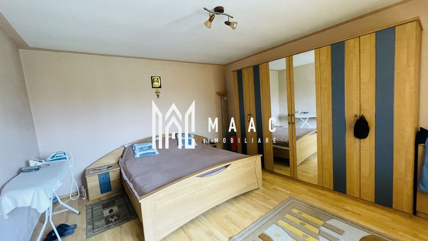 Vila 9 Camere I 5Bai | 370 MP I Curte 500 MP I Turnisor