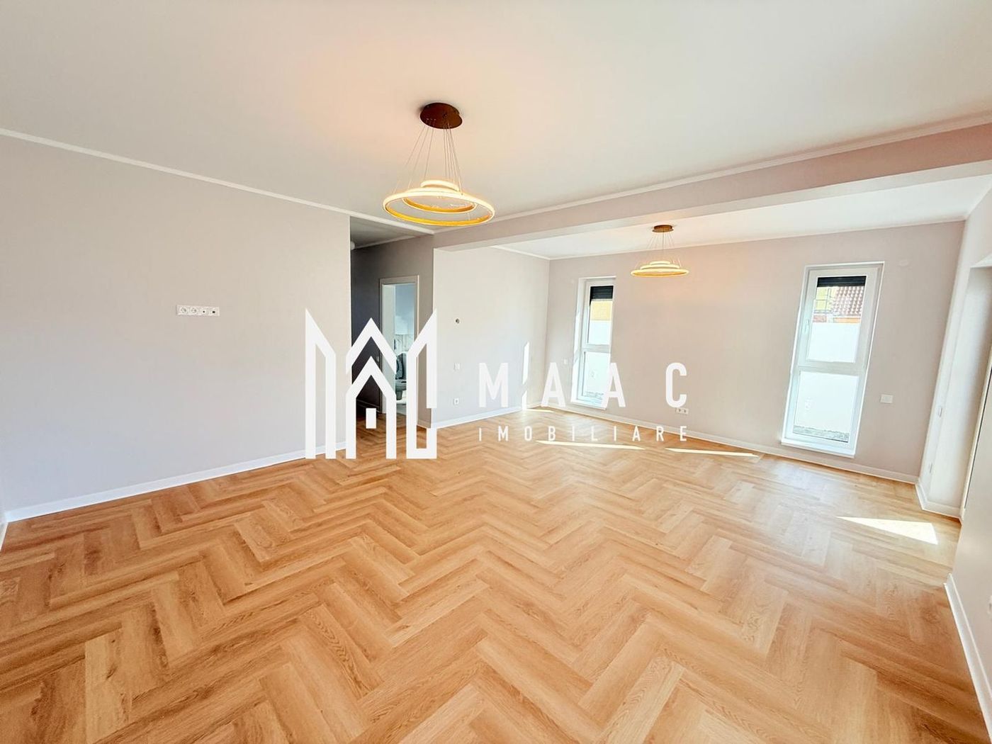 Casa individuala | 4 camere | La cheie | 644 MP | Selimbar - Imagine principala