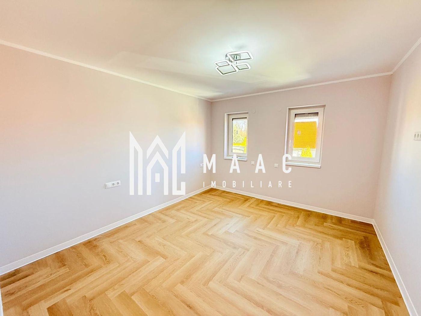 Casa individuala | 4 camere | La cheie | 644 MP | Selimbar - foto 13