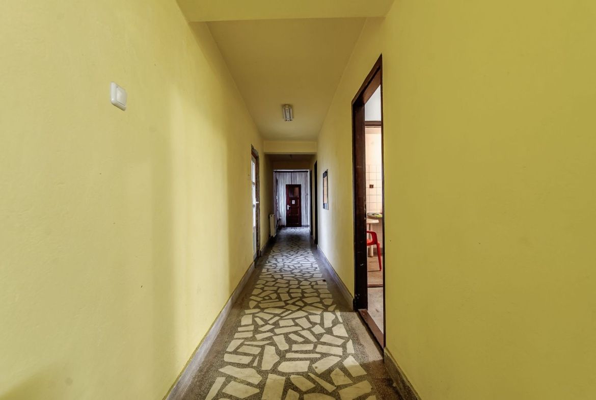 Clădire potrivită pentru proiecte educaționale sau de îngrijire - foto 3