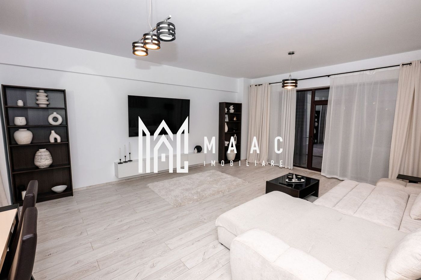 Apartament de vanzare 3 camere - Imagine principala Apartament de vanzare 3 camere - Imagine principala