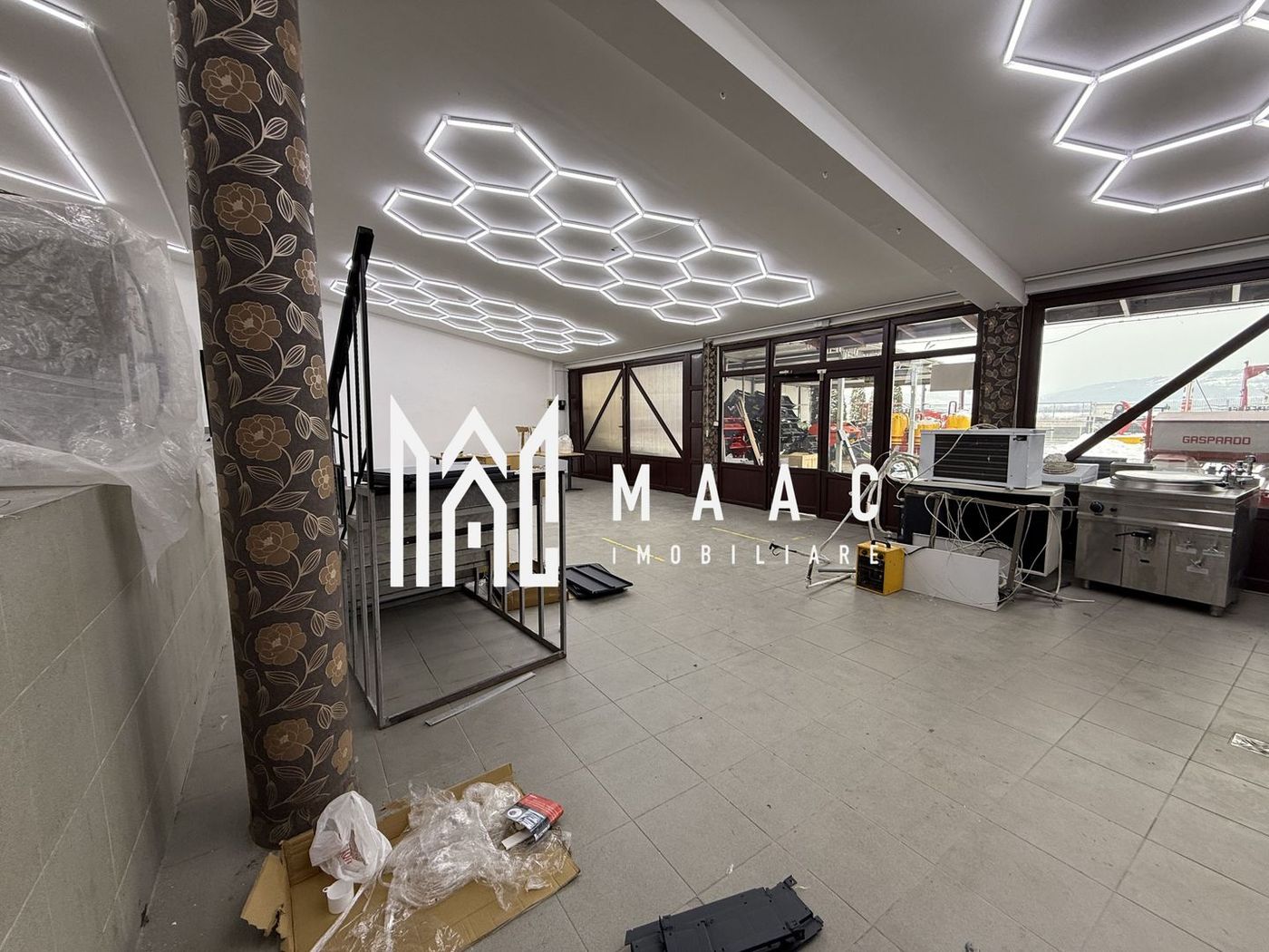 Spatiu comercial | La strada | 200 MP | Teren 300MP | Vestem - foto 4