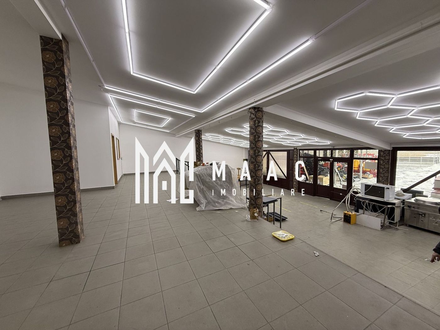 Spatiu comercial | La strada | 200 MP | Teren 300MP | Vestem - foto 5