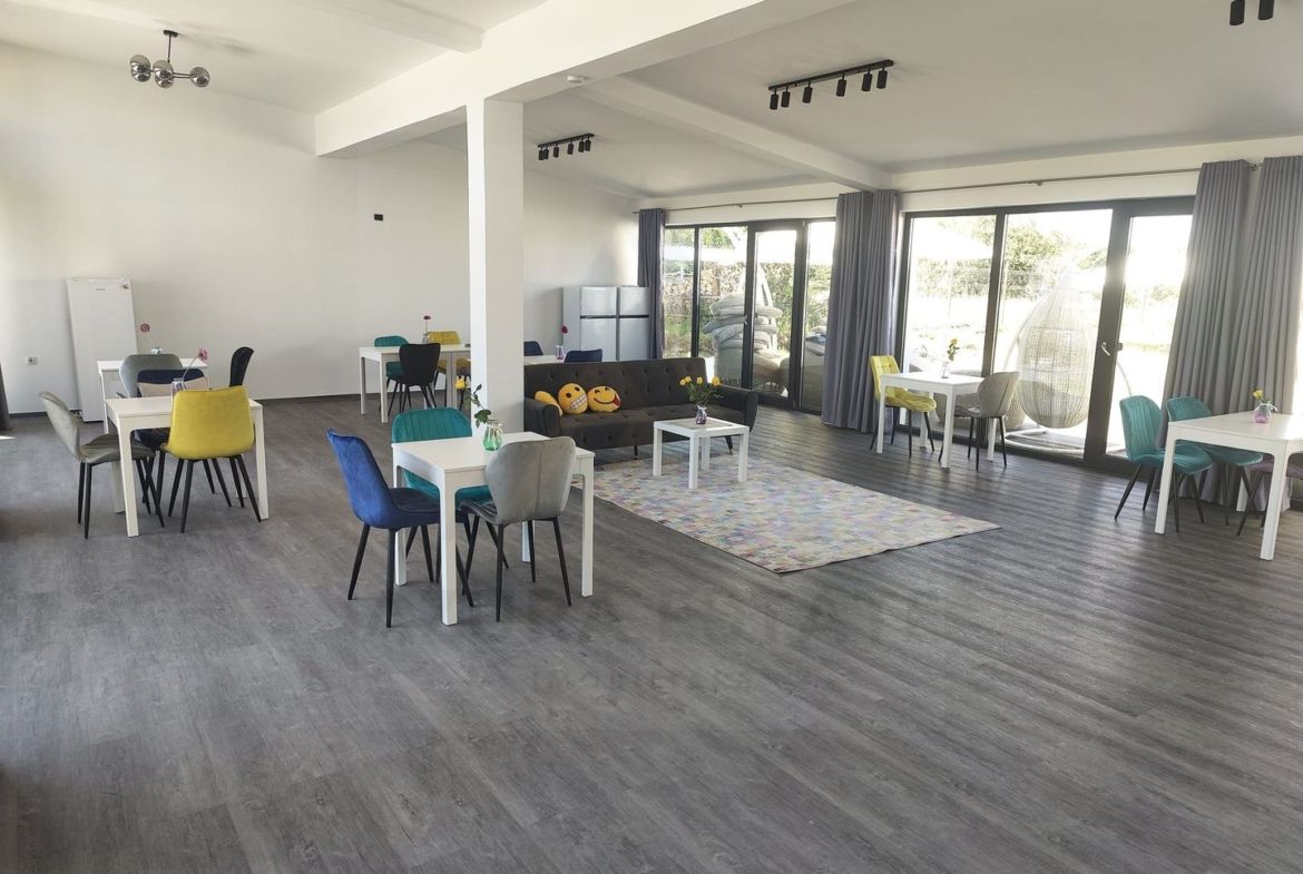Pensiune PREMIUM 10 camere și Casă Individuală Valea Avrigului 4.600mp - foto 12