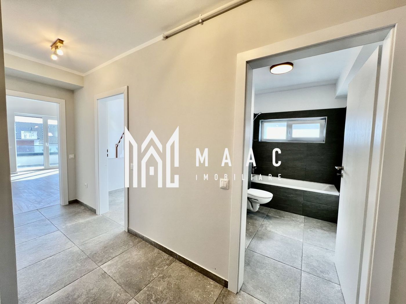 Apartament 4 camere | Balcon | 2 Bai | Parcare - foto 8