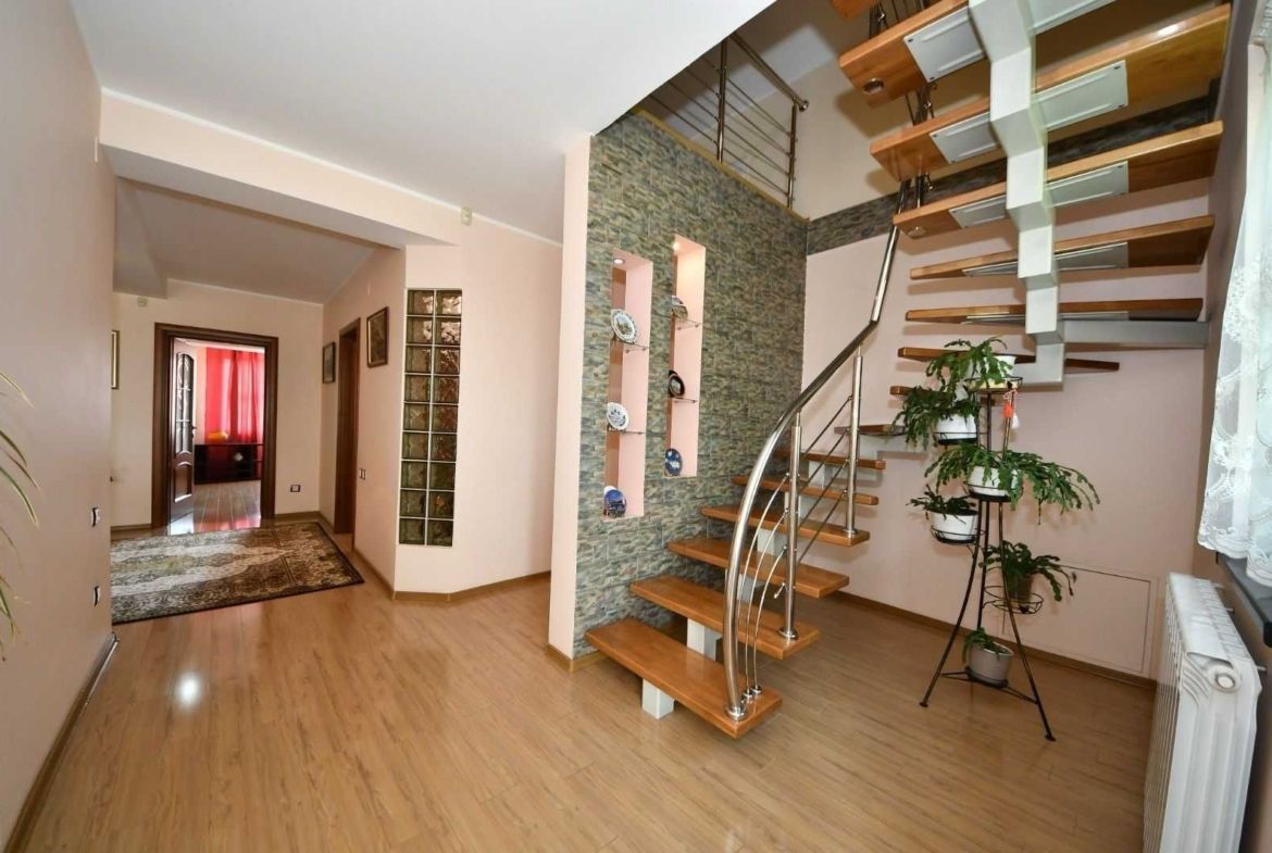 Casa de vanzare – zona Arcasilor, Galati - 280 mp utili - 275000 euro - foto 12