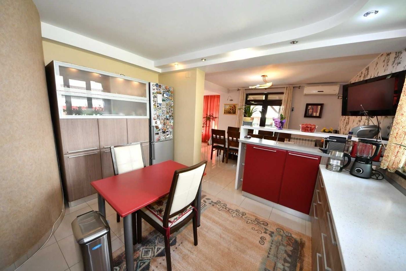 Casa de vanzare – zona Arcasilor, Galati - 280 mp utili - 275000 euro - foto 14 Casa de vanzare – zona Arcasilor, Galati - 280 mp utili - 275000 euro - foto 14