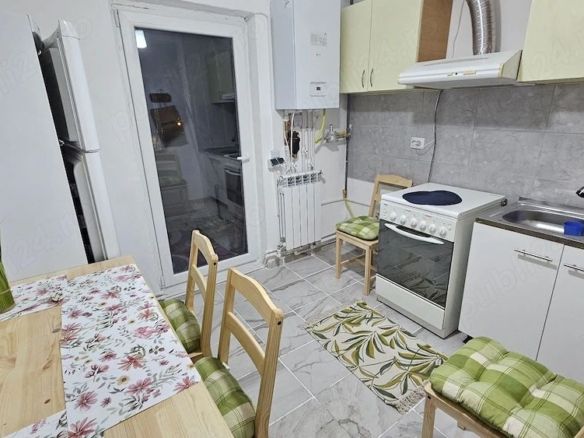 De inchiriat apartament 2 camere, Piața Centrală, et. 4, renovat, 450 eur