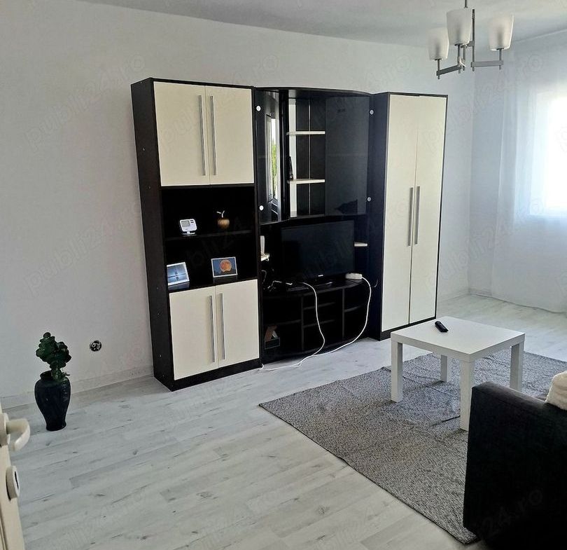 De inchiriat apartament 2 camere, Piața Centrală, et. 4, renovat, 450 eur - foto 3