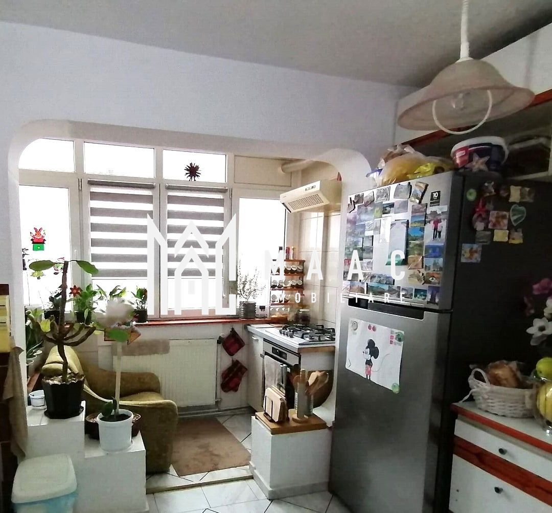 Apartament 3 camere I Decomandat I Zona Vasile Aaron - foto 2