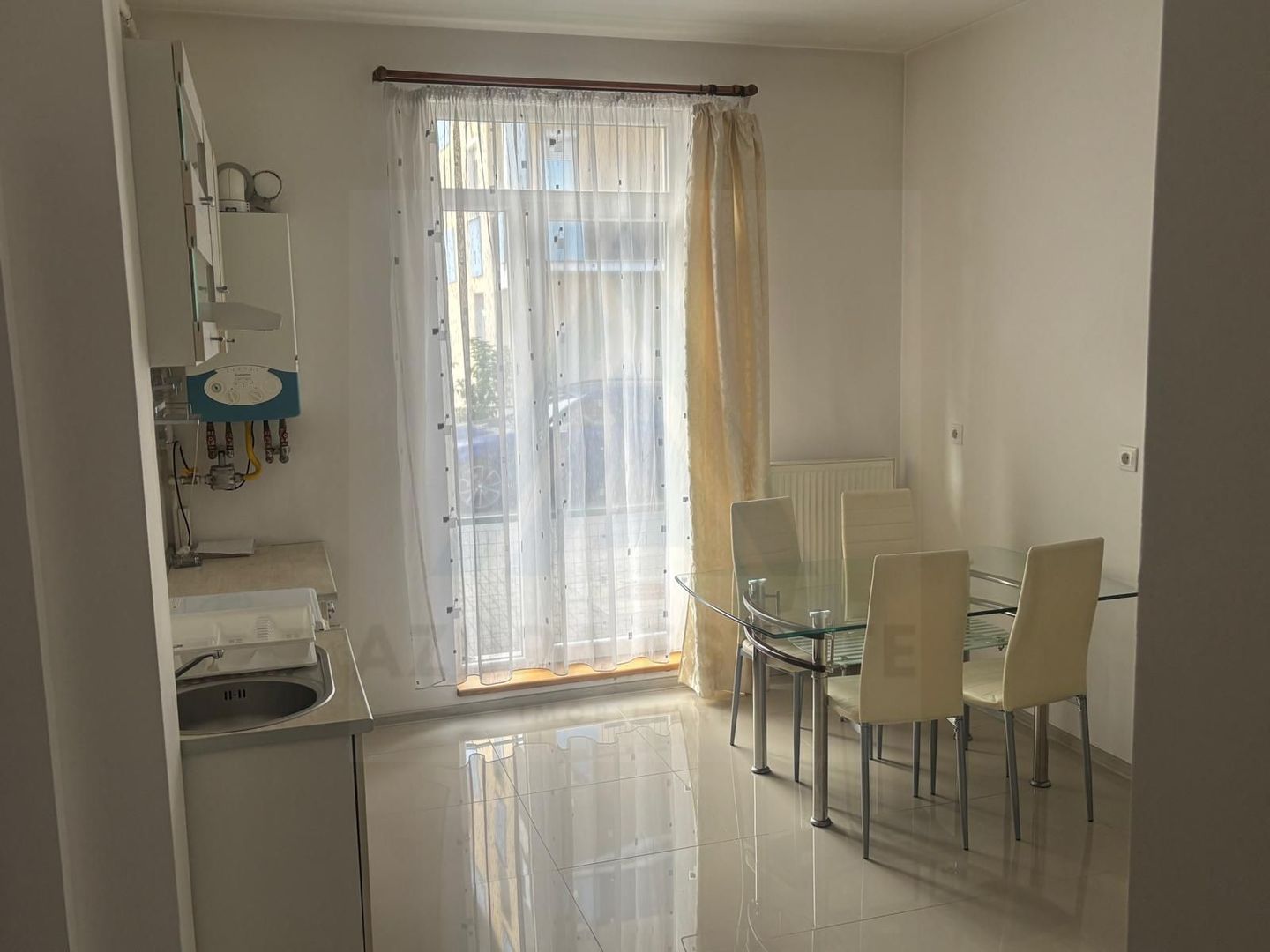 Apartament 2 camere 52 mp curte proprie 30 mp Turnișor