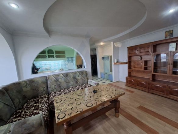 Apartament 3 camere 2 dormitoare 72 mp etaj 2 balcoane zona Terezian - foto 3