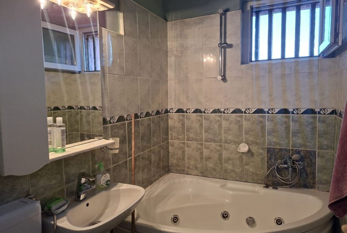 Apartament 3 camere 2 dormitoare 72 mp etaj 2 balcoane zona Terezian - foto 11