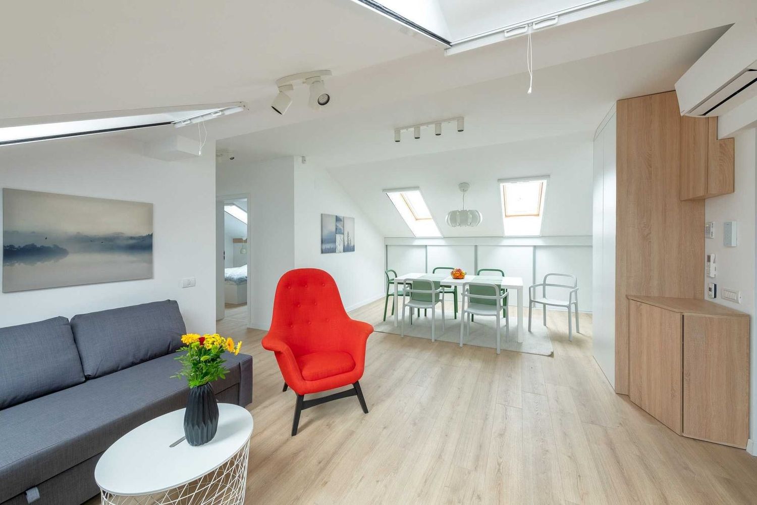 Apartament modern, complet mobilat și utilat – disponibil din 01.08.20