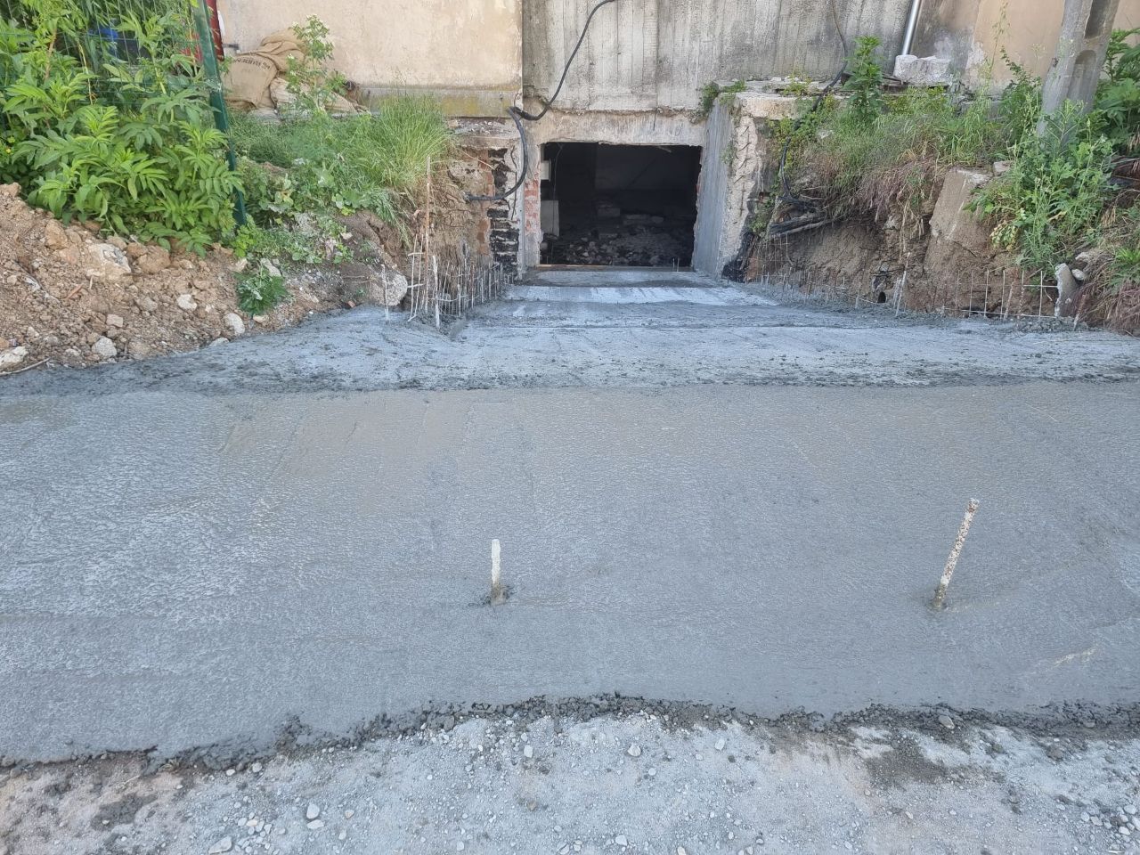 Drumul intre Tarlale spatiu 550 mp - foto 2