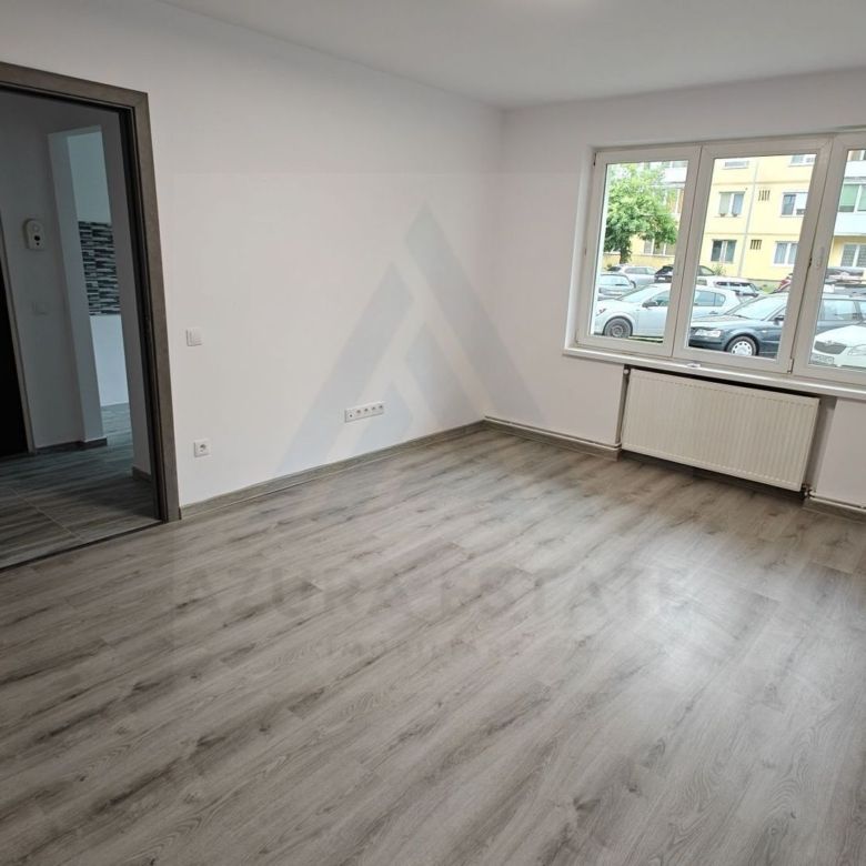 Apartament modern 2 camere parter 46 mp utili zona Terezian - Imagine principala