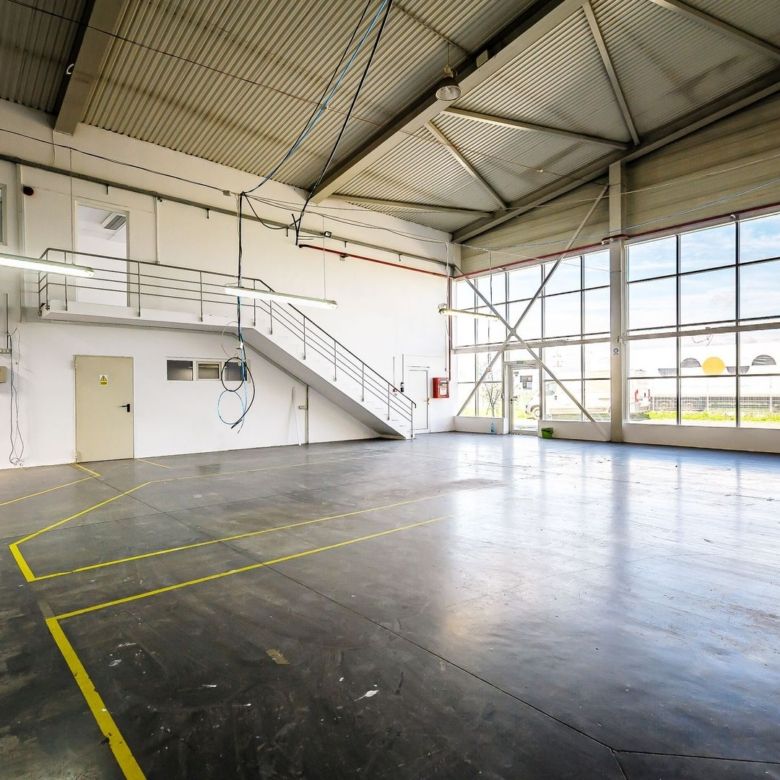 Hală industrială de vânzare 3495 mp în Arad - Imagine principala