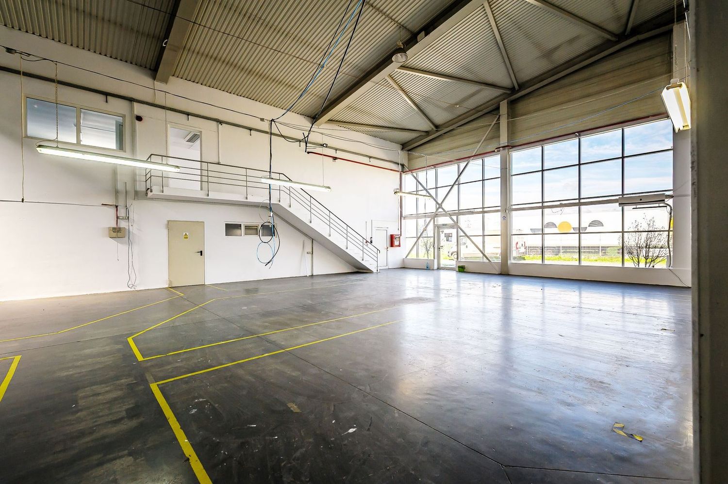 Hală industrială de vânzare 3495 mp în Arad - Imagine principala