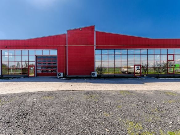Hală industrială de vânzare 3495 mp în Arad