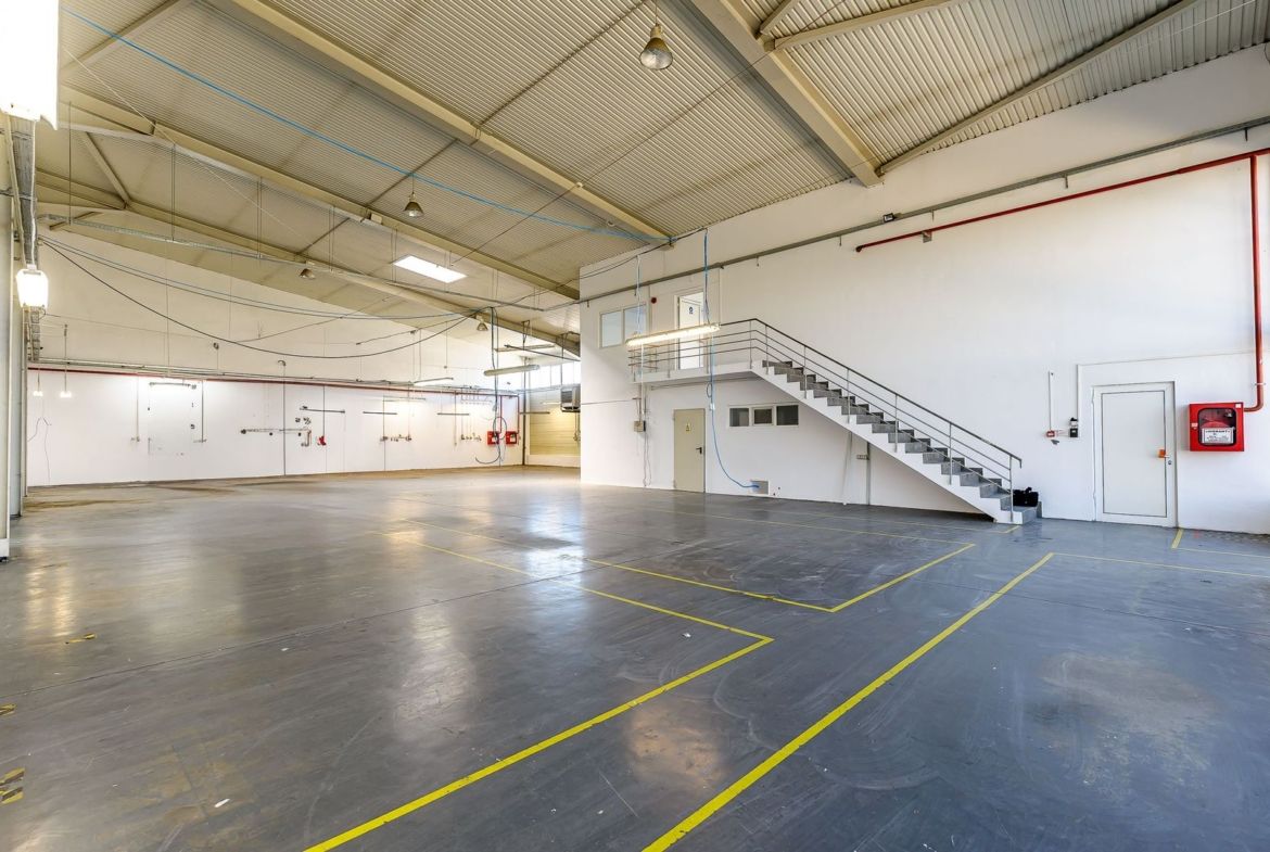 Hală industrială de vânzare 3495 mp în Arad - foto 3