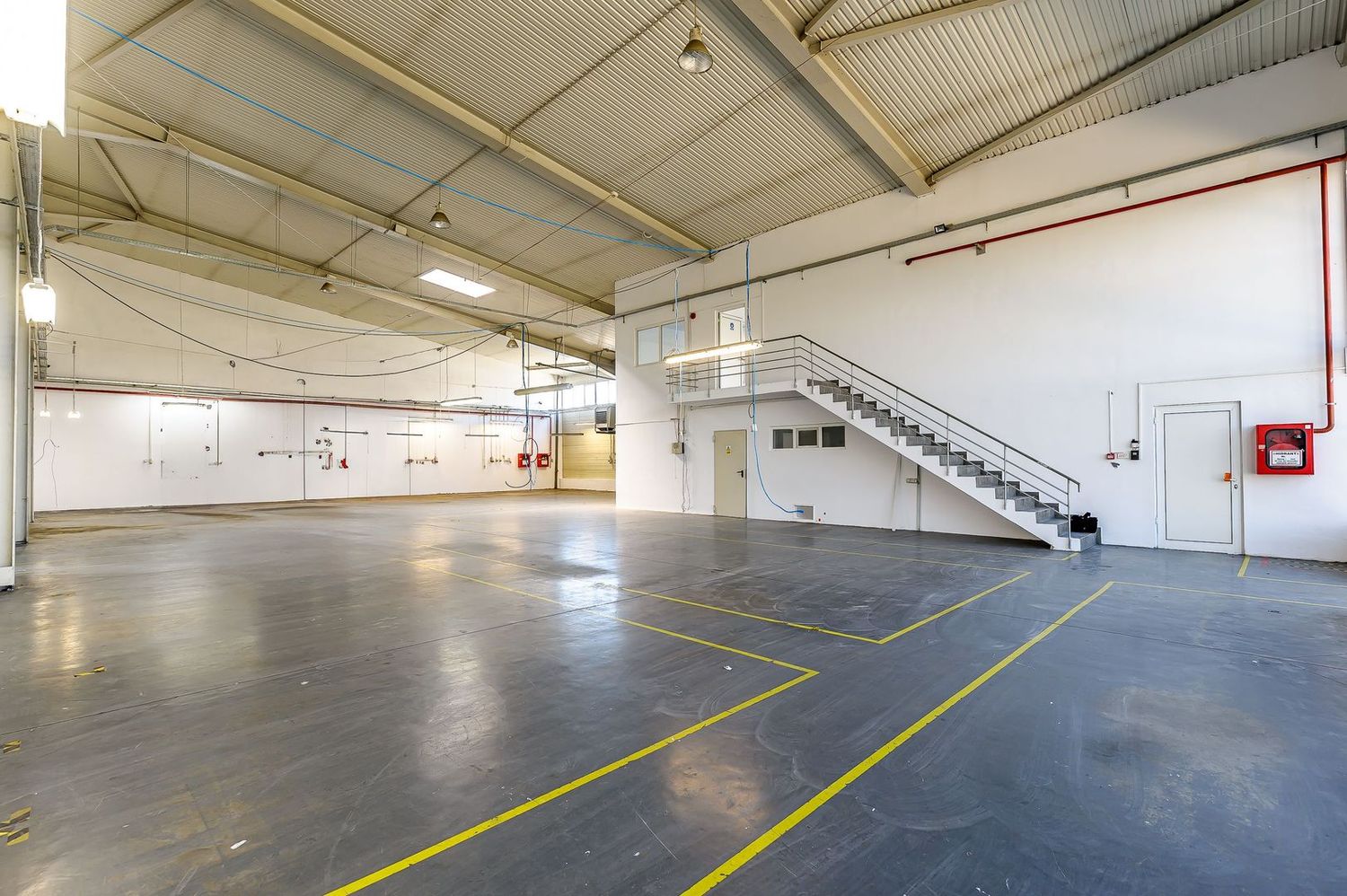 Hală industrială de vânzare 3495 mp în Arad - foto 3