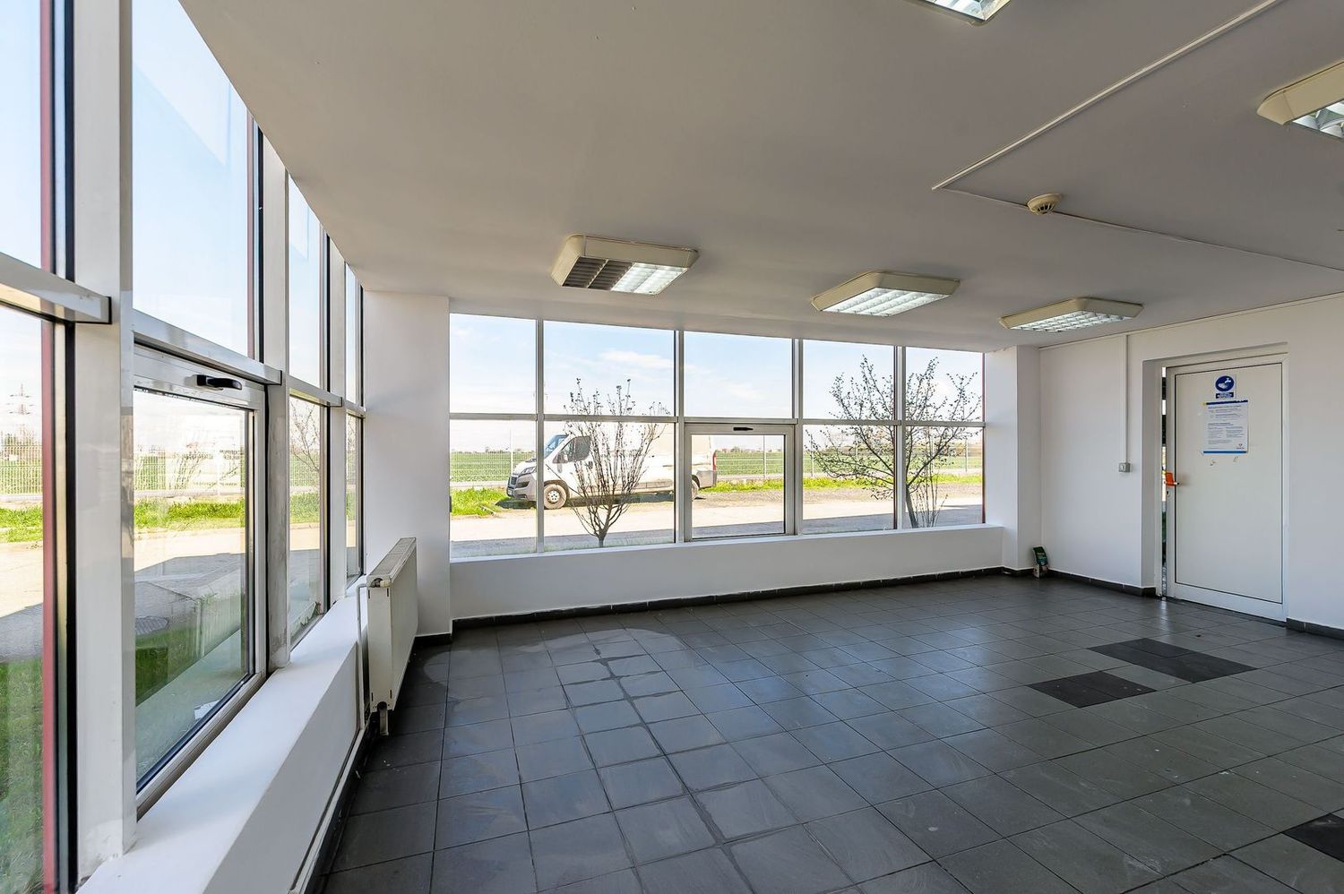 Hală industrială de vânzare 3495 mp în Arad - foto 4