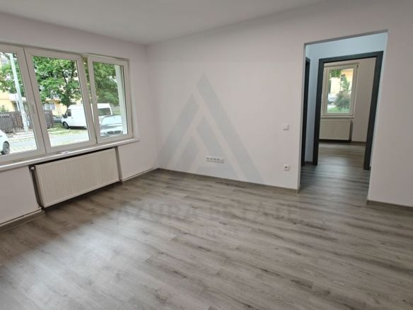 Apartament modern 2 camere parter 46 mp utili zona Terezian - foto 2