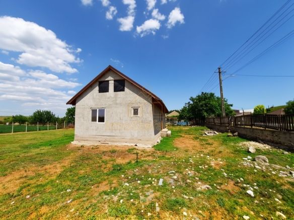 Nazarcea | Casa cu teren de 1000 mp si toate utilitatile la poarta - foto 2