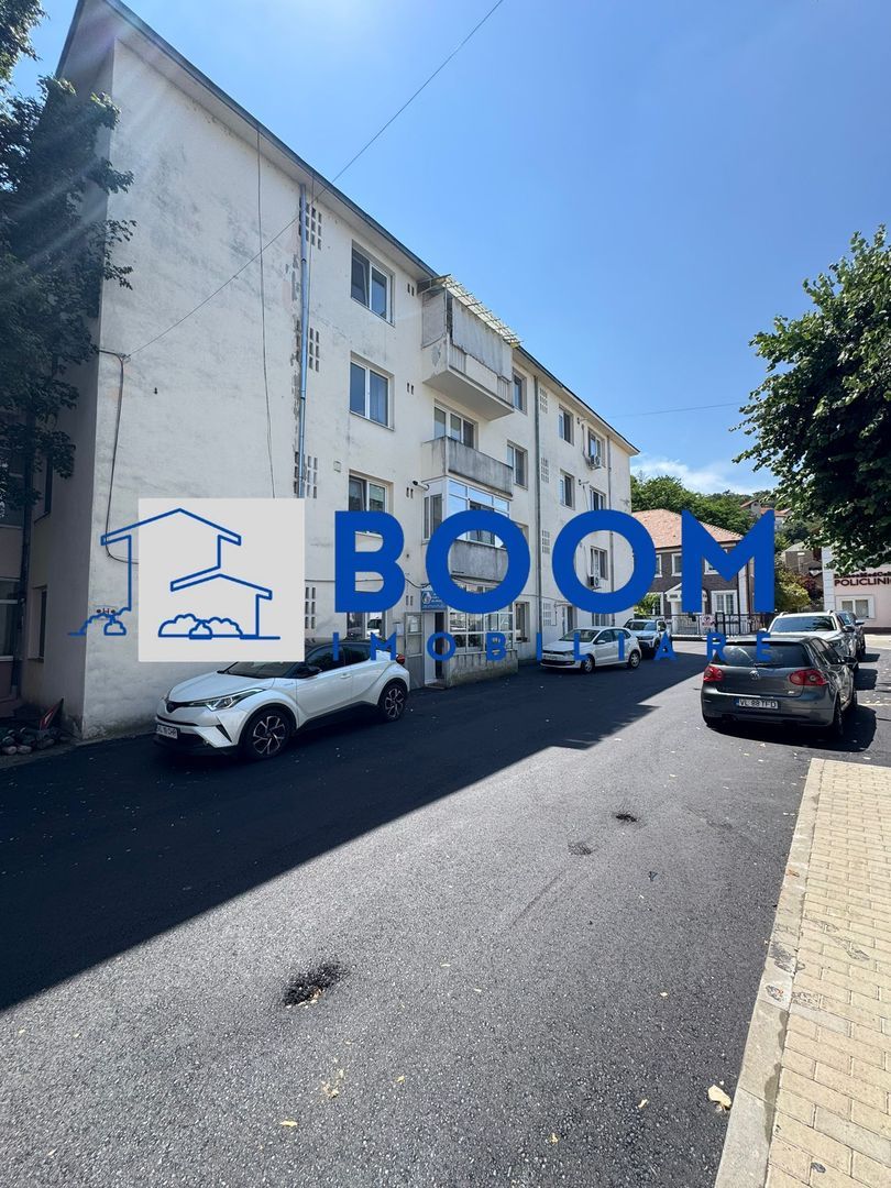 Apartament 3 Camere | Zona Ultracentrala | Etaj 1 - De RENOVAT - foto 3