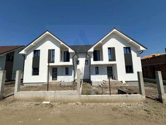 Casă tip duplex curte 350 mp 120 mp utili terasa 22 mp Sura Mare - Imagine principala