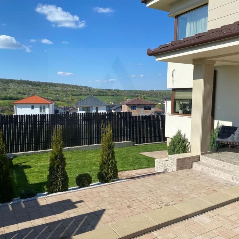 Casa ultrafinisata 199 mp utili garaj si teren 410 mp in Cisnadioara - Imagine principala