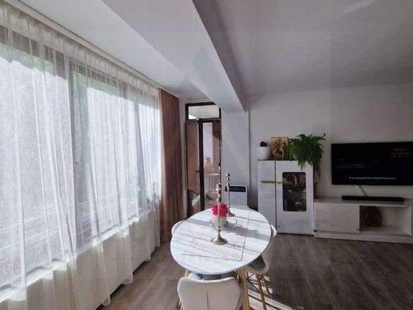 Apartament modern 3 camere 80 mp utili etaj 1 zona Doamna Stanca - foto 3