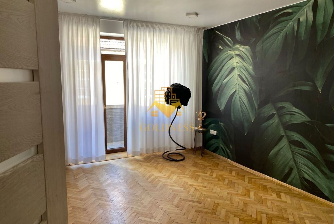 Spatiu birou/Apartament, 3 camere, decomandate, Eroilor, Zona Teatru