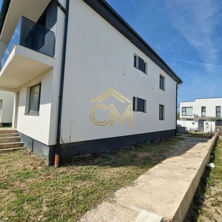 Quadruplex 4 Camere / 82MPU / Terasa / 170MP Curte - Imagine principala