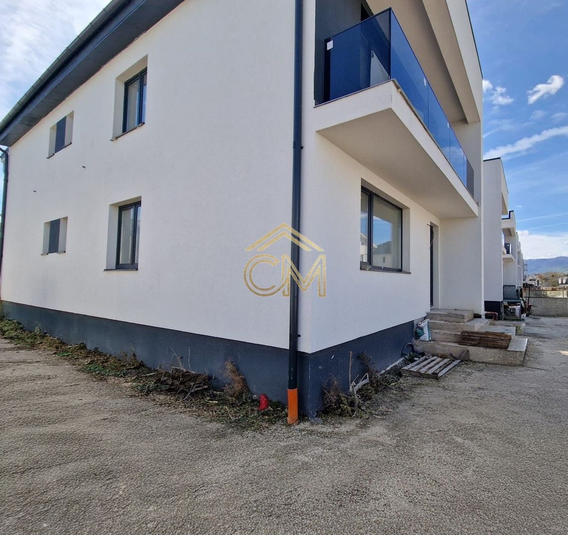 Quadruplex 4 Camere / 110MPU / Terasa / 155MP Teren - Imagine principala