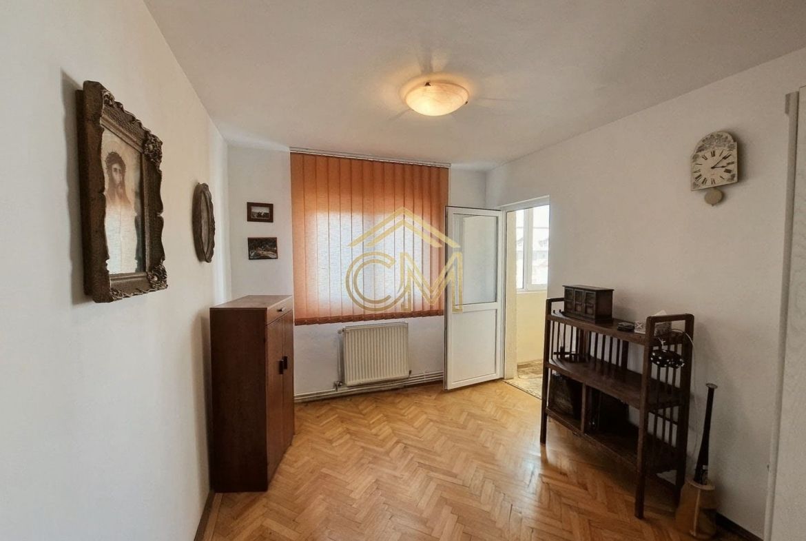 Apartament 4 Camere-2 Bai-2 Balcoane- Pivnita-80 MP - foto 2