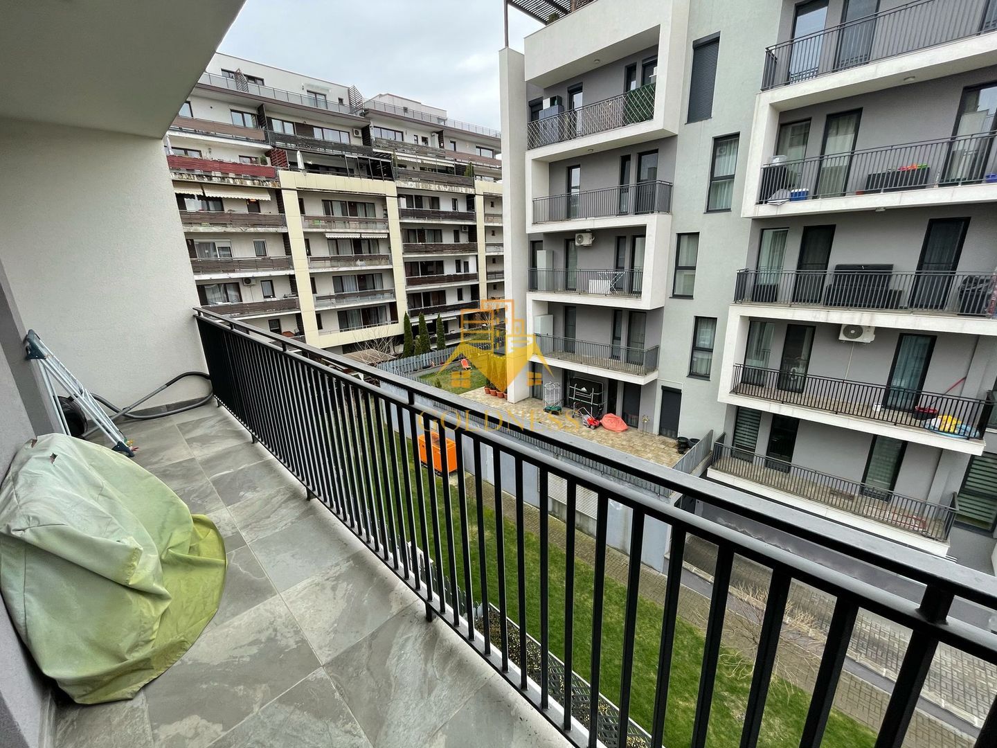anBn-9848 3 camere, premium, bloc nou, Buna Ziua, Zona Bonjour, ELF, Mega Image