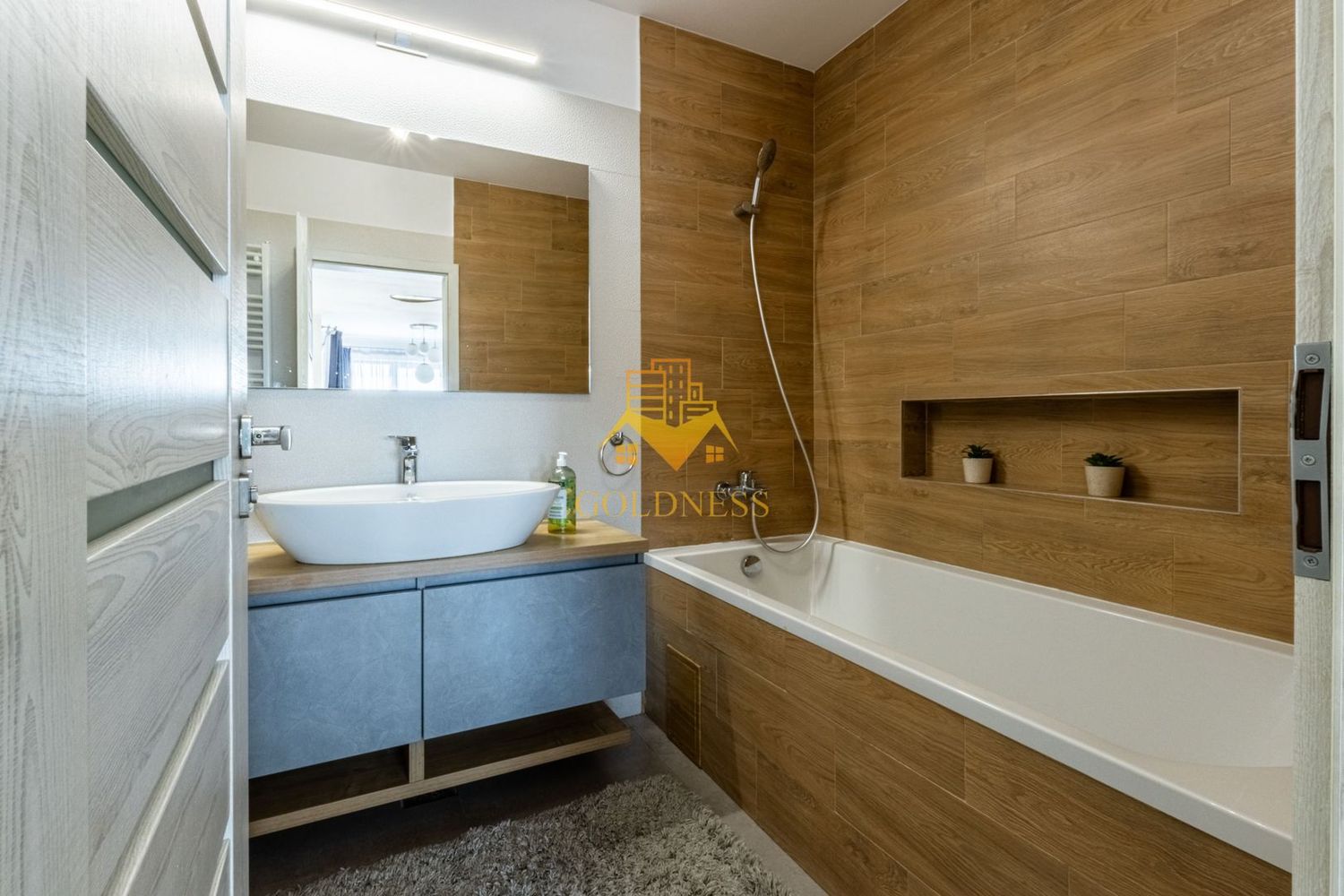 anBn-9854 3 camere, premium, bloc nou, Buna Ziua, Zona Bonjour, ELF, Mega Image