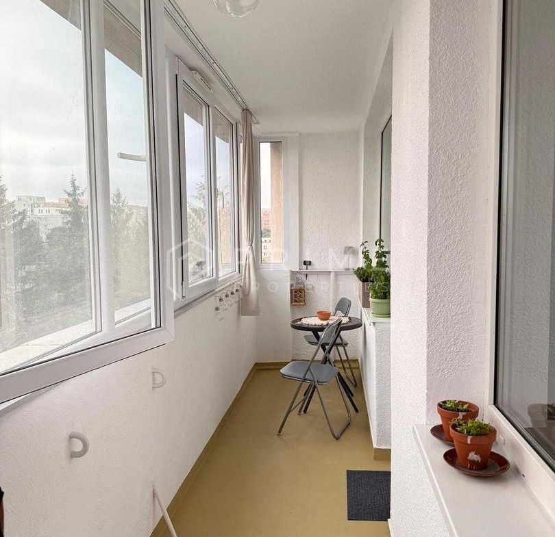 DE ÎNCHIRIAT: Apartament modern cu 2 camere și panoramă – Semicentral