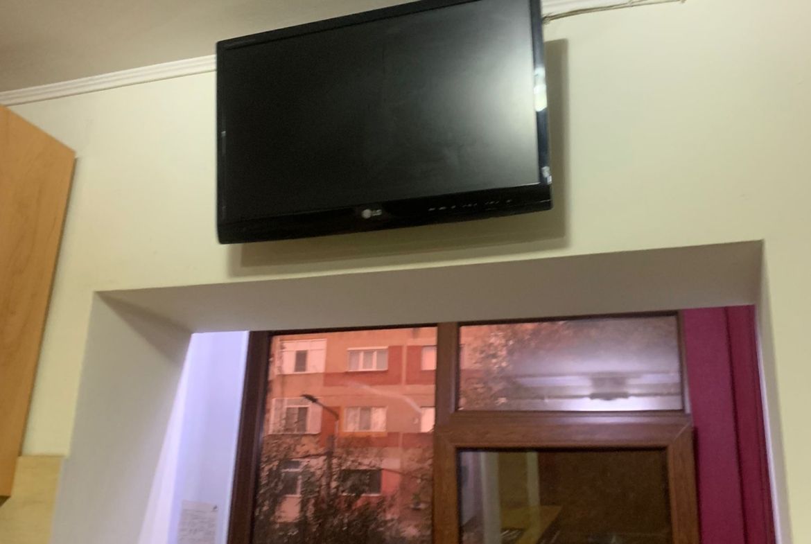 Apartament 3 camere decomandate în Tulcea complet mobilat și utilat - foto 4