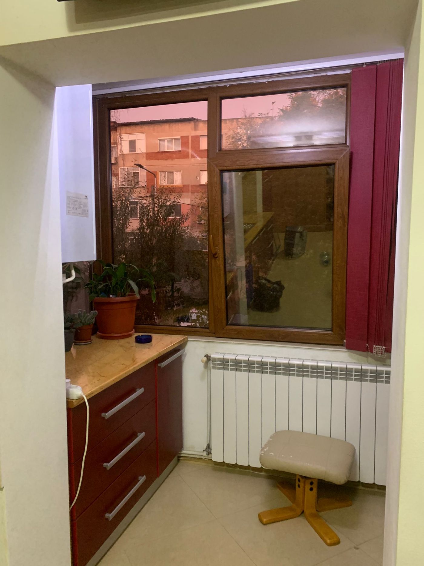 Apartament 3 camere decomandate în Tulcea complet mobilat și utilat - foto 3
