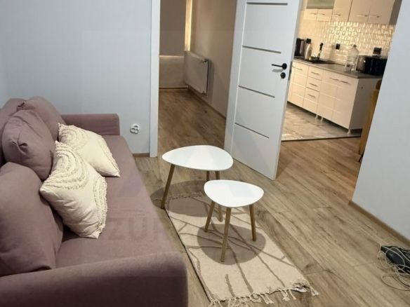 Apartament 2 camere decomandat etaj 1 zona Centrala - Imagine principala