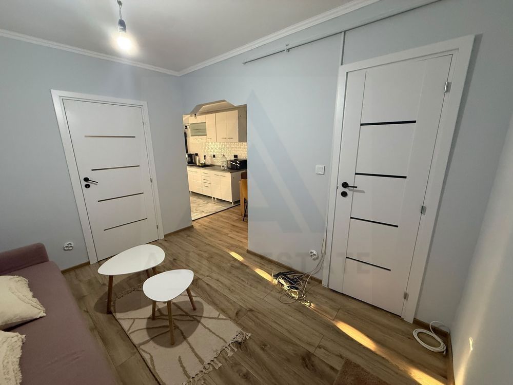 Apartament 2 camere decomandat etaj 1 zona Centrala - foto 2