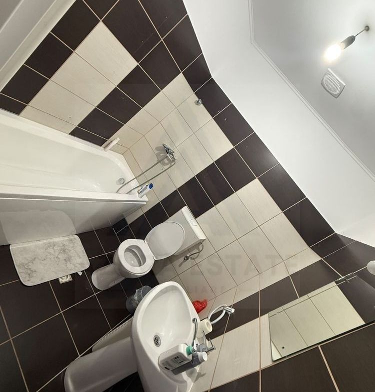 Apartament 2 camere decomandat etaj 1 zona Centrala - foto 7
