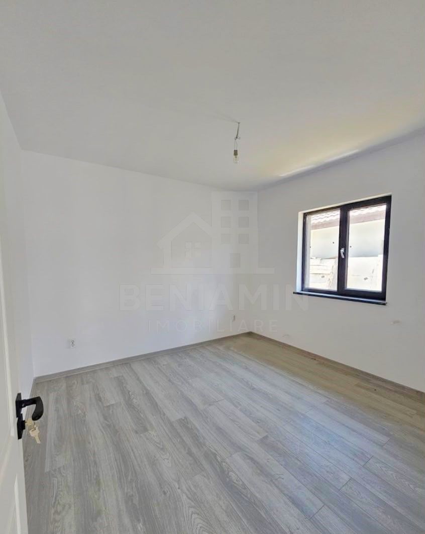Casa Isalnita-La Cheie-2026-80mp Utili-322mp Teren-Toate Utilitatile - foto 4 Casa Isalnita-La Cheie-2026-80mp Utili-322mp Teren-Toate Utilitatile - foto 4