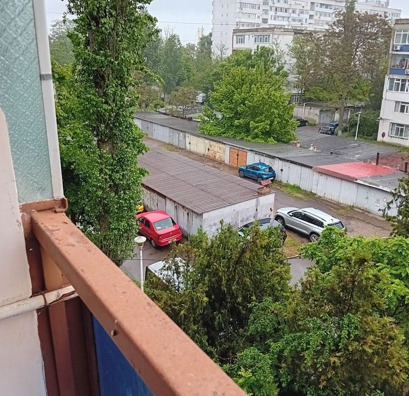 De vanzare -  apartament cu 3 camere decomandate, Tiglina 2, etaj 3/4 - foto 4